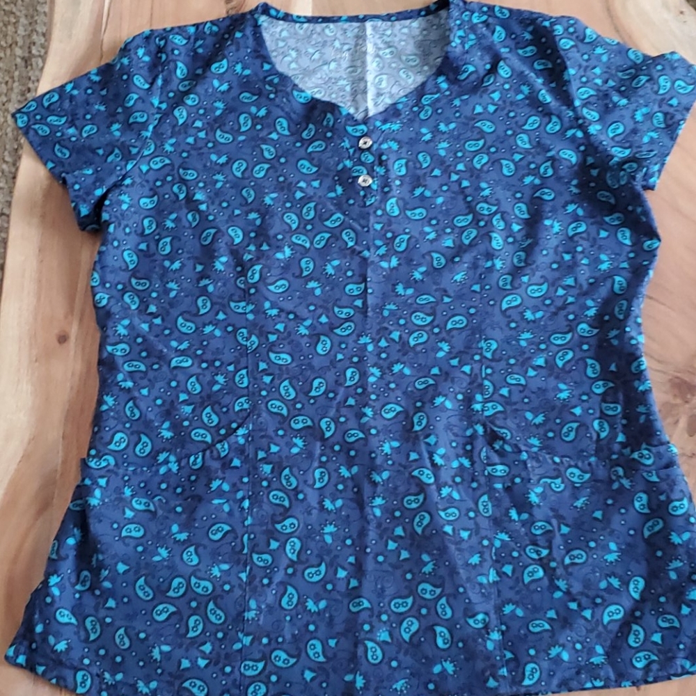 Uniform Advantage Scrub Top